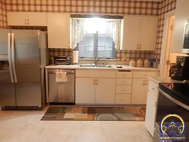 1920 SW Briarwood Dr, Topeka, KS 66611 - photo 4