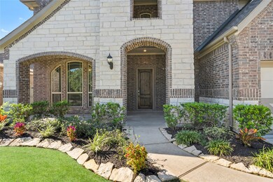 Beautiful Well Manicured Yard.