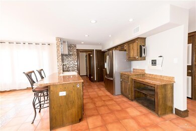 2515 Leslie St, Edinburg, TX 78539 - photo 6