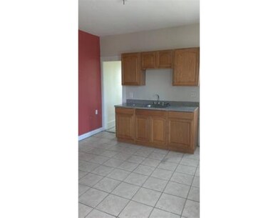 372 Franklin St unit 3, Springfield, MA 01104 - photo 3