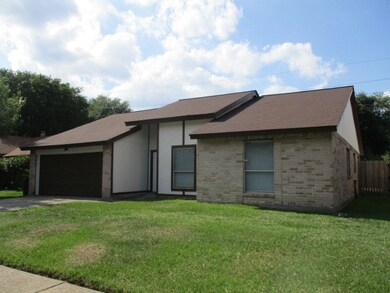 8138 Split Pine Dr, Houston, TX 77040 - photo 4