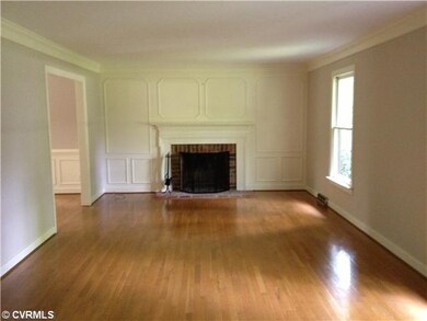 Living Room - Large and Inviting Living Room with 