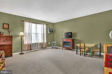 1007 Amity Cir, Reading, PA 19605 - photo 3