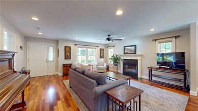 14 Crestview Dr, Westerly, RI 02891 - photo 4