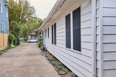 710 E 12th St, Houston, TX 77008 - photo 4