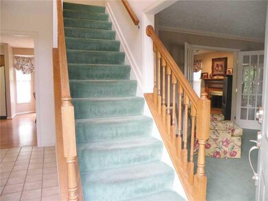 Entry/Foyer.