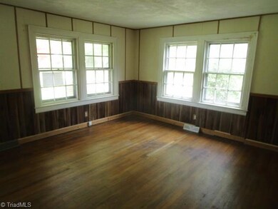 1878 Sechrest Cir, High Point, NC 27263 - photo 2