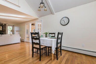 17 Beacon Ln Cape Elizabeth ME-large-005