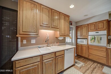 3207 W Cholla St-8