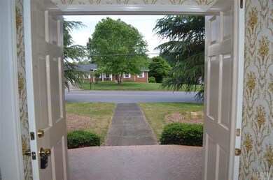 805 Woods Dr, Statesville, NC 28677 - photo 2