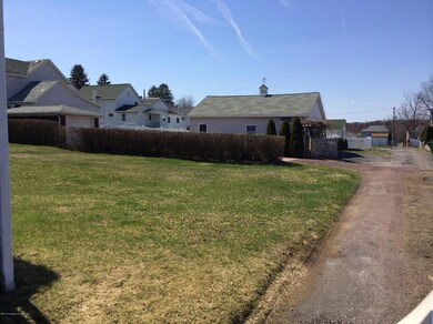 102 Smith St, Dupont, PA 18641 - photo 3