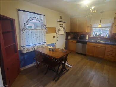 1827 Balsam St, Asheboro, NC 27205 - photo 3