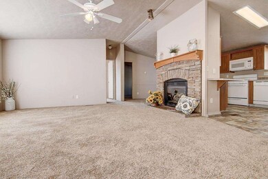 1 LivingRoom_Overview_1