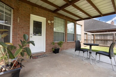 3305 Wood Fox Dr, Alvin, TX 77511 - photo 4