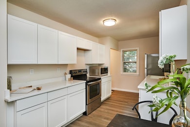 2112 E 23rd St_013