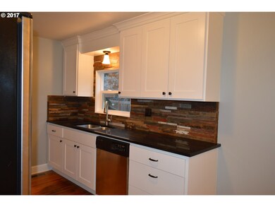 607 S Chehalem St, Newberg, OR 97132 - photo 2