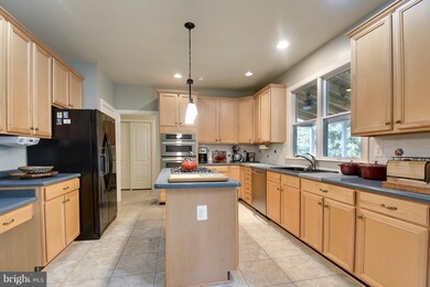 113 Alderwood Dr, Gaithersburg, MD 20878 - photo 7