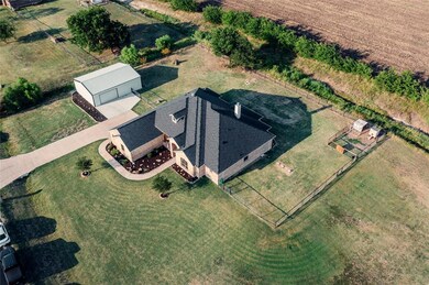 152 Heritage Pkwy E, Decatur, TX 76234 - photo 3