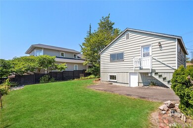 660 Dayton St, Edmonds, WA 98020 - photo 4