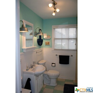 130 N Mitchell St, San Marcos, TX 78666 - photo 7