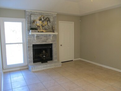 Great roomw/ tile floor