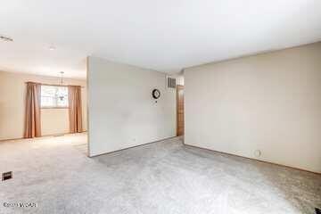 50046193-th_005