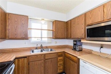 1520 Jefferson Ave, Des Moines, IA 50314 - photo 2