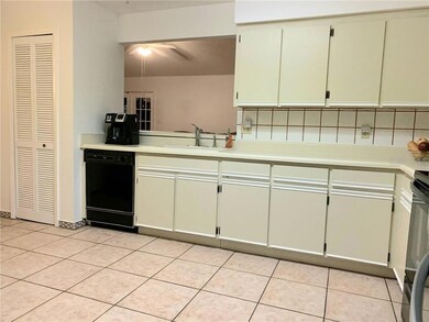 Kitchen w Breakfast Bar & Pantry 2