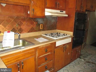 1336 Kenton Rd, Parkville, MD 21234 - photo 3