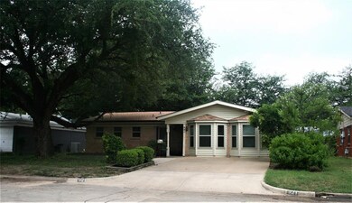 921 Jerry Ln, Bedford, TX 76022 - photo 3