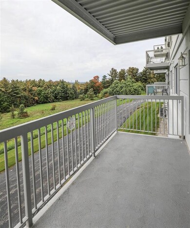 16 Mountain Laurels Dr unit U103, Nashua, NH 03062 - photo 4