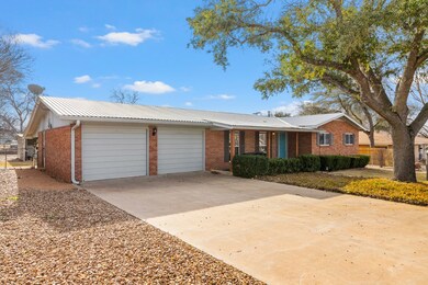 1003 Avenue B, Fredericksburg, TX 78624 - photo 3