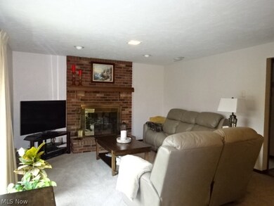 837 Pasadena Ave, Sheffield Lake, OH 44054 - photo 7