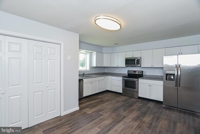 706 Lakeview Dr, Colonial Beach, VA 22443 - photo 3