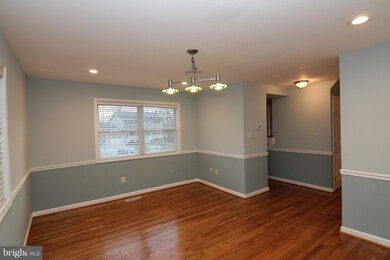 8212 Cottage St, Vienna, VA 22180 - photo 5