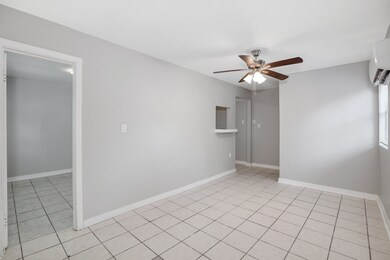 150 Hohldale St unit D, Houston, TX 77022 - photo 4