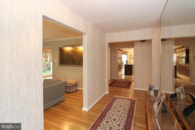 2125 Reynolds St, Falls Church, VA 22043 - photo 3