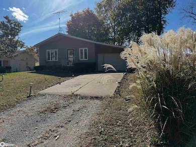 505 Cass St, Keosauqua, IA 52565 - photo 2