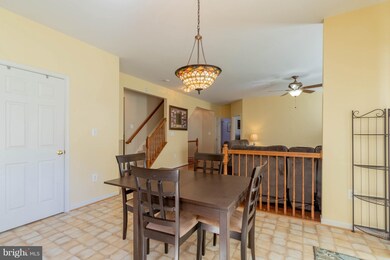 208 E Skyline Dr, Purcellville, VA 20132 - photo 6