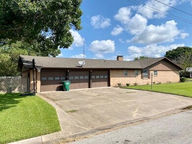 401 Willow Way, Gainesville, TX 76240 - photo 4