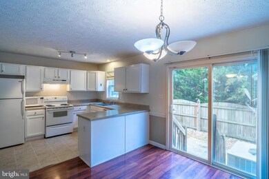 1104 Settlers Landing Dr, Tappahannock, VA 22560 - photo 7