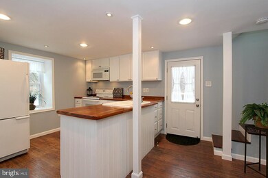 6705 Manor Woods Rd, Frederick, MD 21703 - photo 6