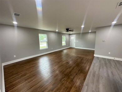 731 W Bullock St, Denison, TX 75020 - photo 5