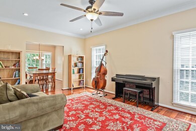 20620 Belwood Ct, Sterling, VA 20165 - photo 6