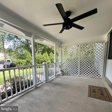 8213 Springfield Village Dr, Springfield, VA 22152 - photo 6