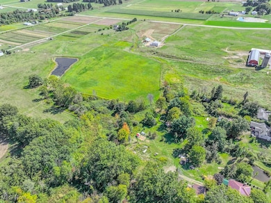 13105 Madison Rd, Middlefield, OH 44062 - photo 6