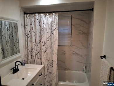 75 Macarthur Ave unit 1, Lodi, NJ 07644 - photo 3