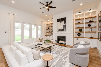 1240 Candlelight Ln, Houston, TX 77018 - photo 7