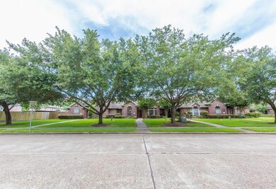 202 Clearview Ave unit B, Friendswood, TX 77546 - photo 2