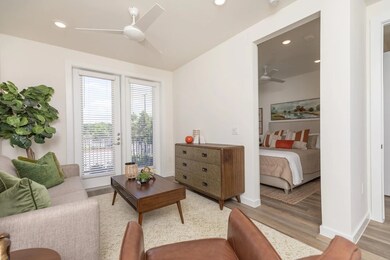 1690 North Loop unit 289, Houston, TX 77009 - photo 2